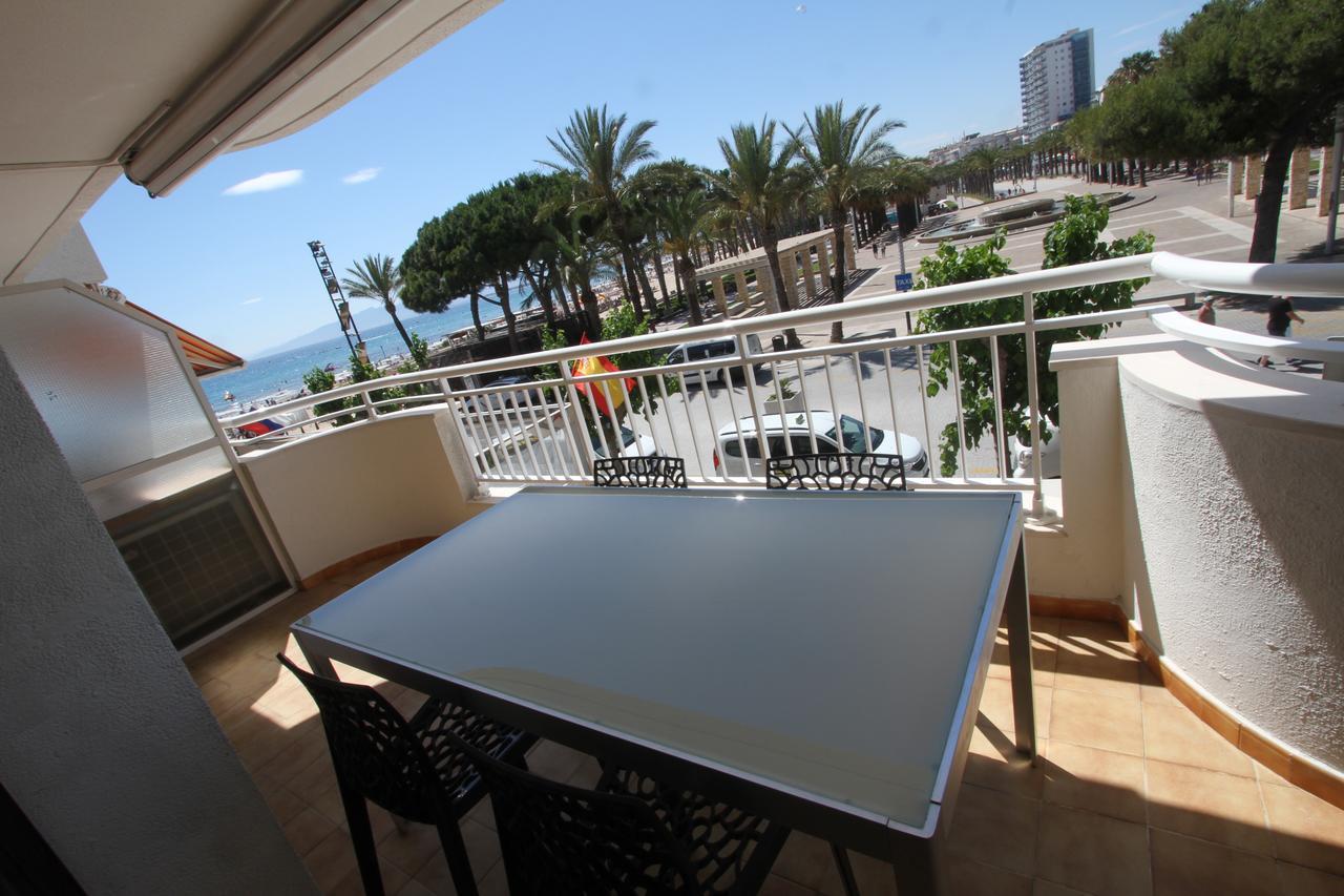 For A Stay Santillana Plaza Salou Luaran gambar